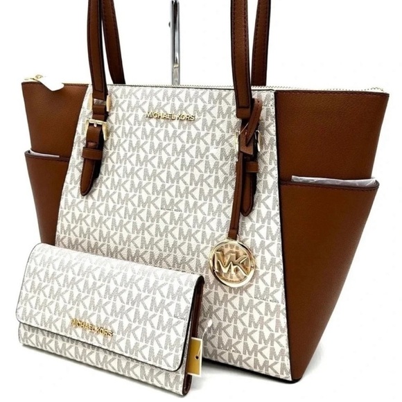 Michael Kors Large Charlotte Tote Bag & Matching Trifold Wallet Vanilla - Picture 1 of 13